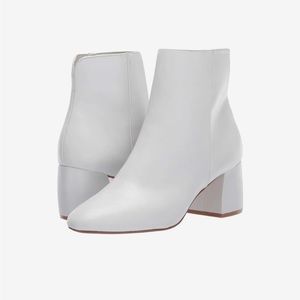 WOMEN'S CHINESE LAUNDRY DAVINNA BOOTIES